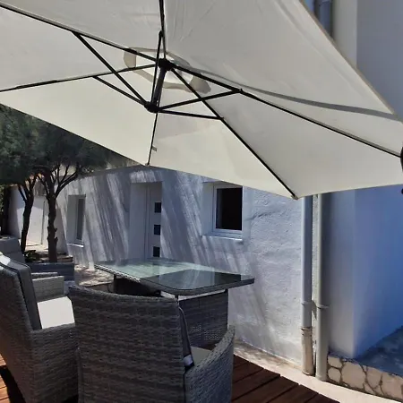Laura 2 Apartman