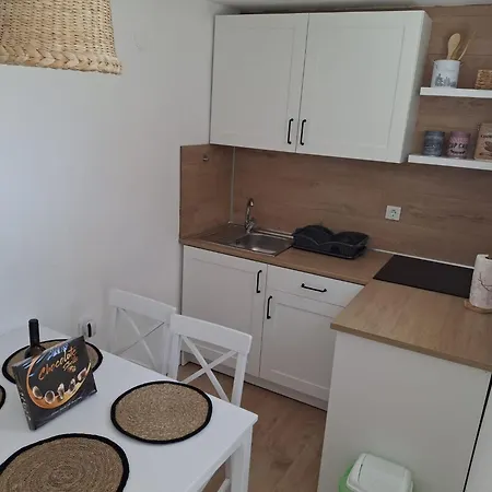 Laura 2 Appartement Ražanac