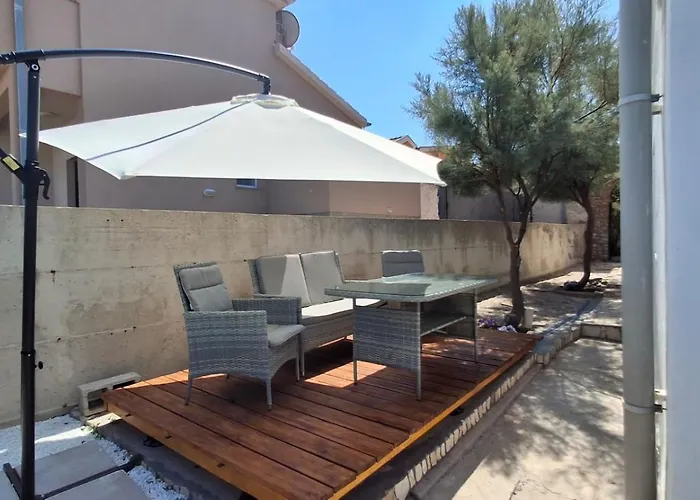 Laura 2 Lejlighed Ražanac